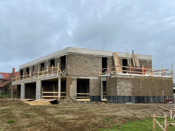 6 MAISONS UNIFAMILIALES