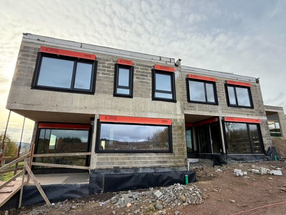 3 MAISONS UNIFAMILIALES